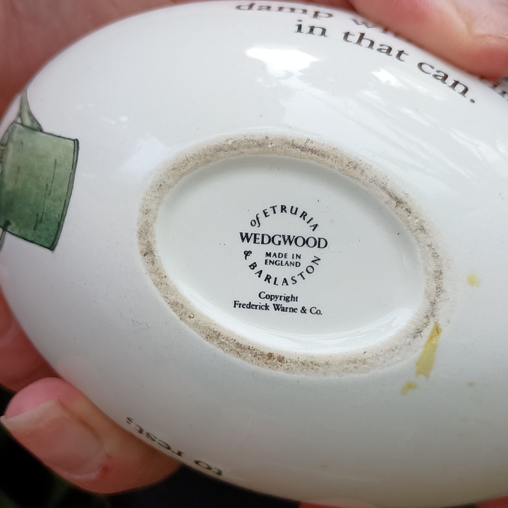 Wedgwood Perer Rabbit Egg Trinket Box in White with Red and Blue Accents - Picture 4 of 4